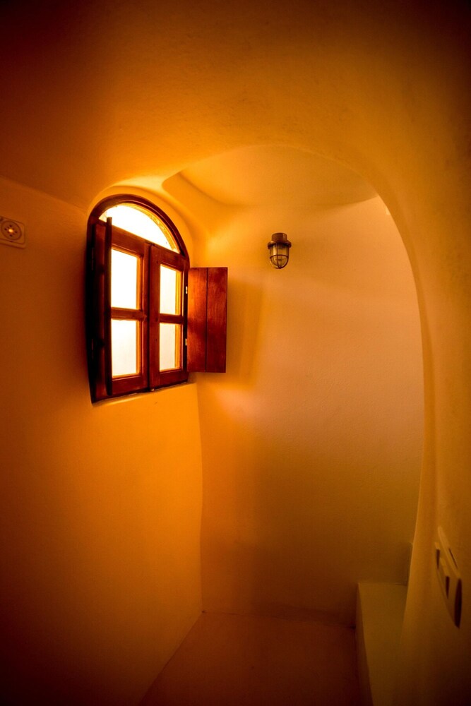 The Commander s House
