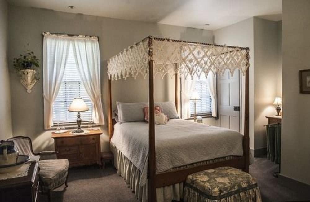 B&B at Oliver Phelps