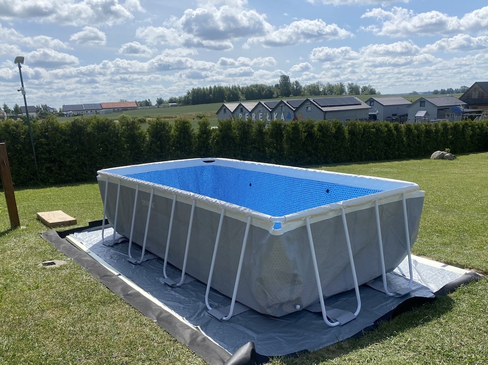 Holiday Homes With Pool, Mielenko