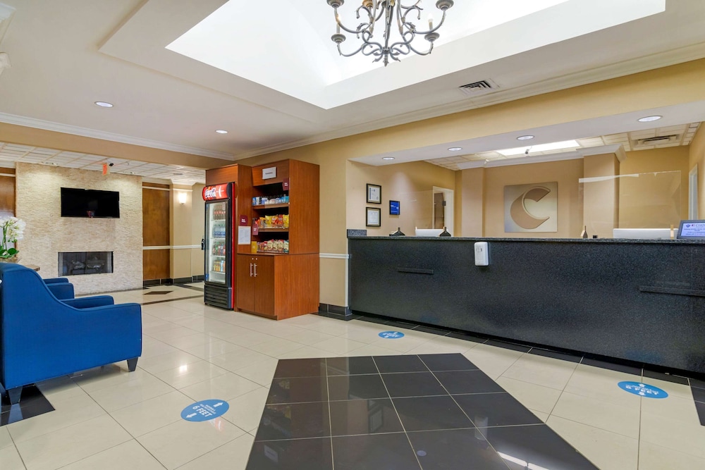 Ridgeland Vacations - Comfort Suites Savannah North I-95 - Property Image 3