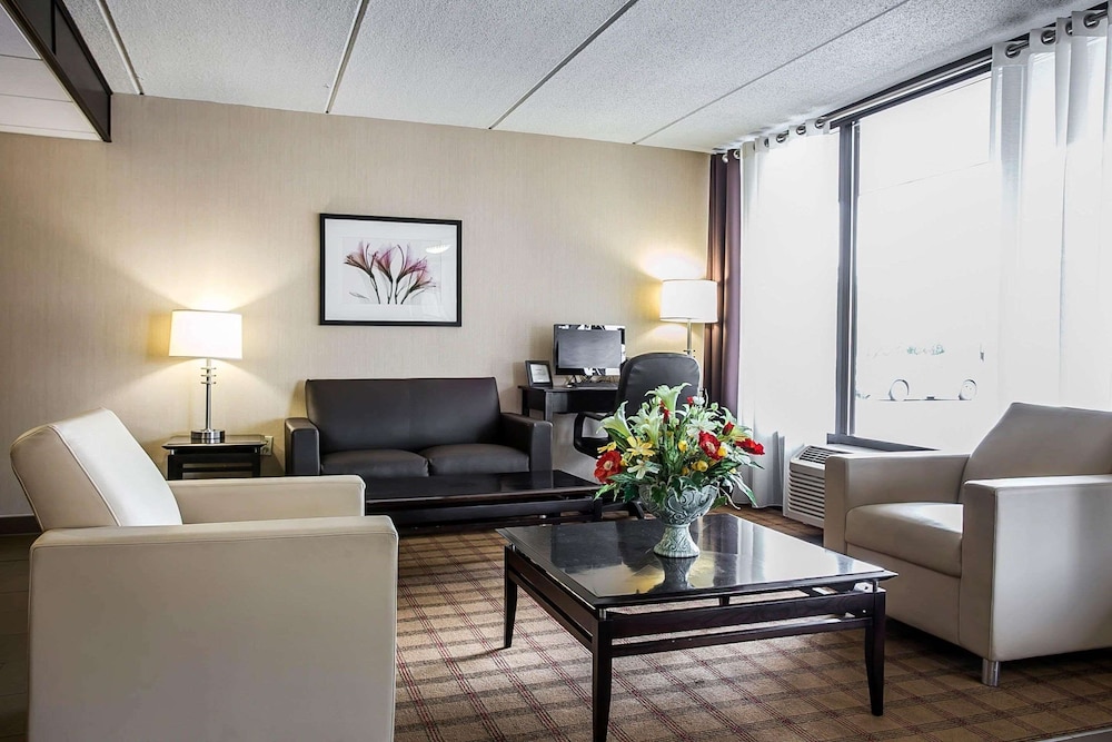 Quality Inn Hartsville view 3