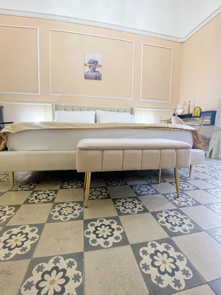 Flame B&B - Elegant Rooms