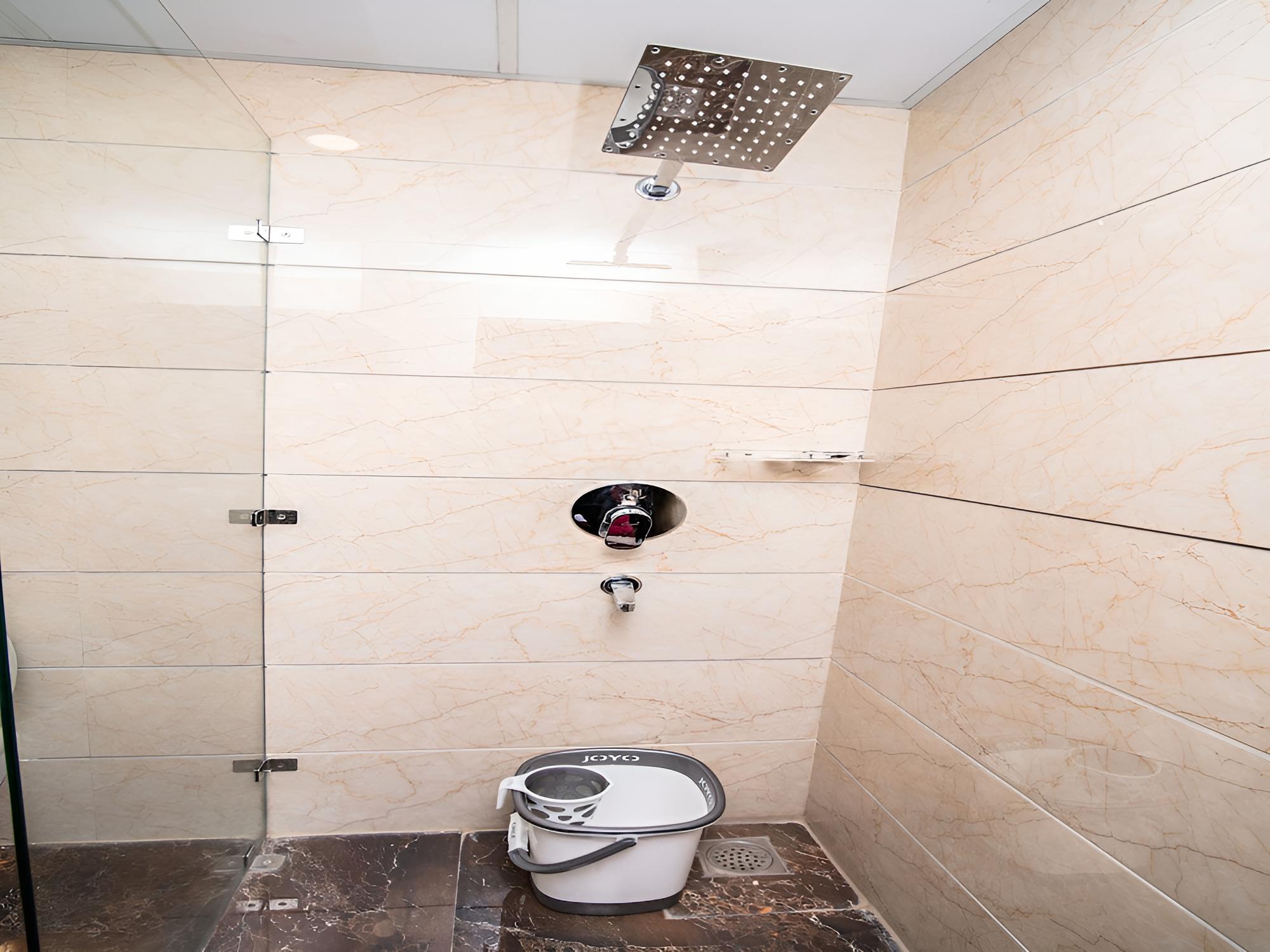 Capital O 14831 hotel mannat