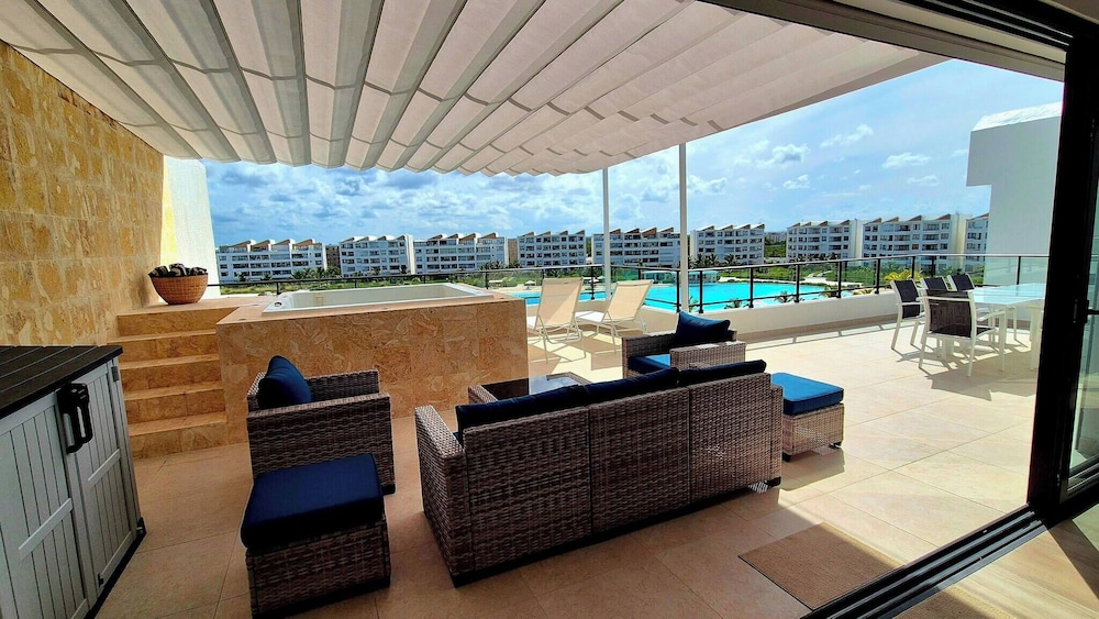Luxury Beach Penthouse Jacuzzi & Lagoon View