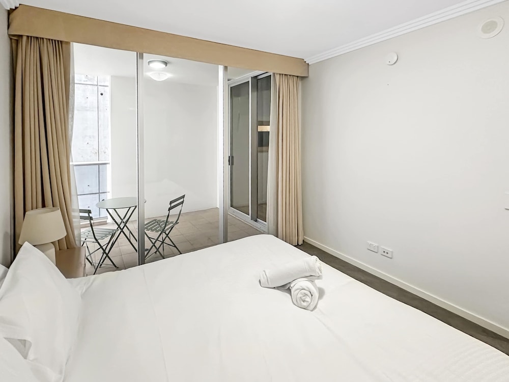 2-bed City Apartment With Gym