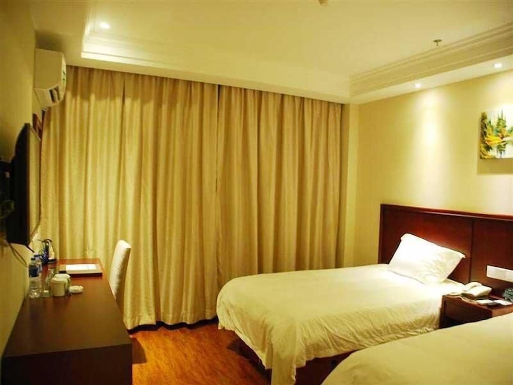 GreenTree Inn Chuzhou Dingyuan County People's Square General Hospital Business Hotel
