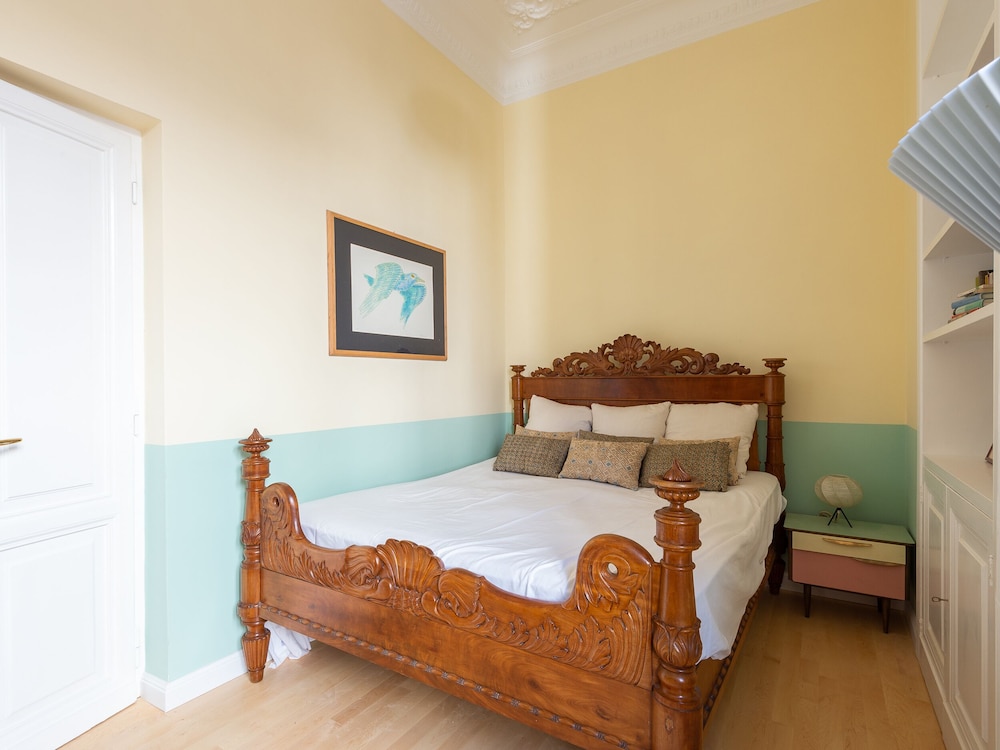 RSH Spanish Steps Luxury Apartments