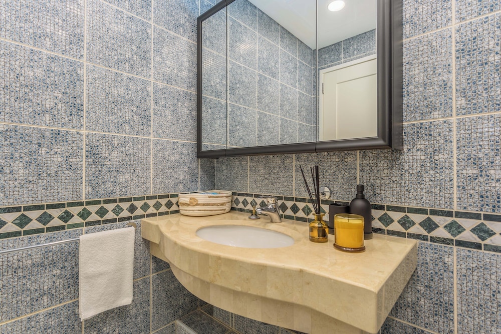 Mundo - 2 BR Apartment at Saifi Village