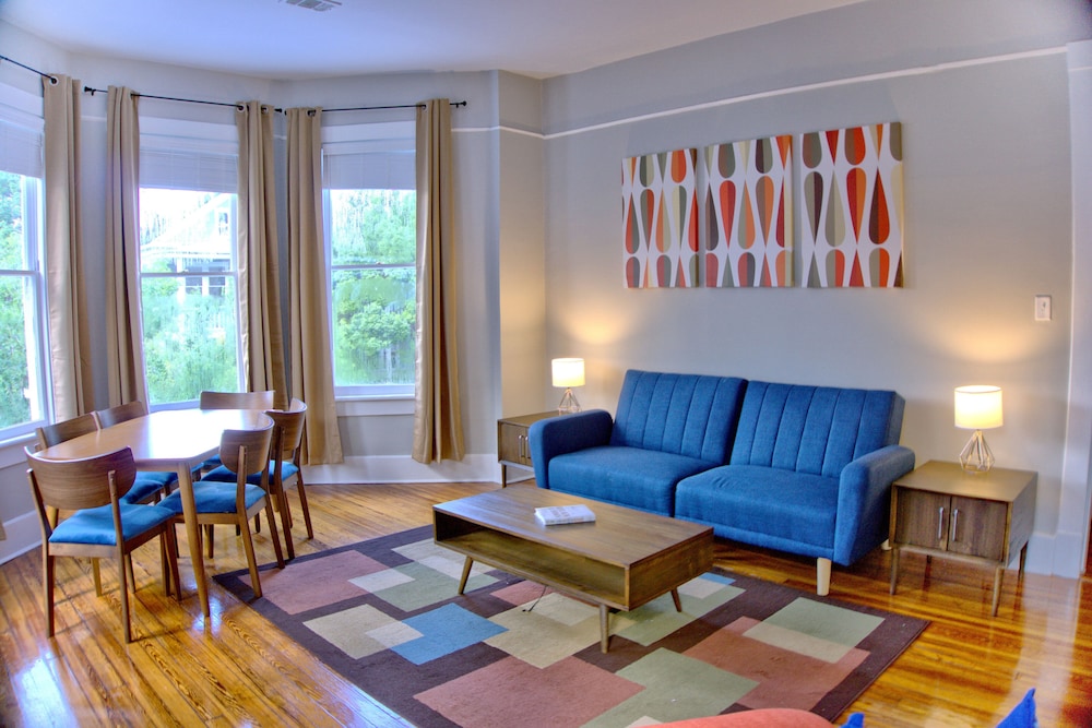 Beautiful Brick 2 Bedroom Home view 2