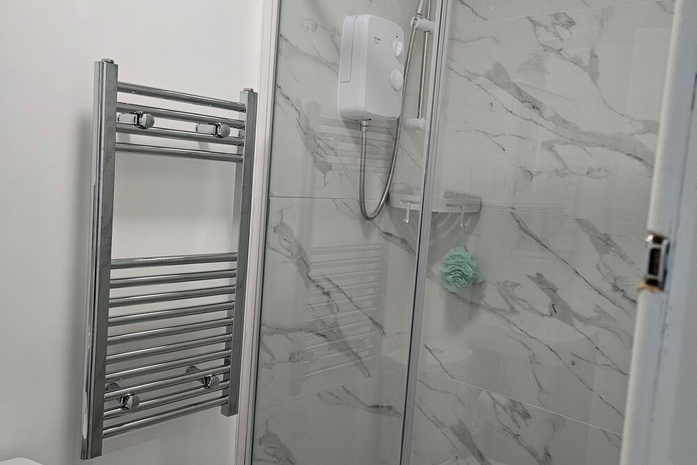 Modern 2-bedroom Apartment, Near Central London