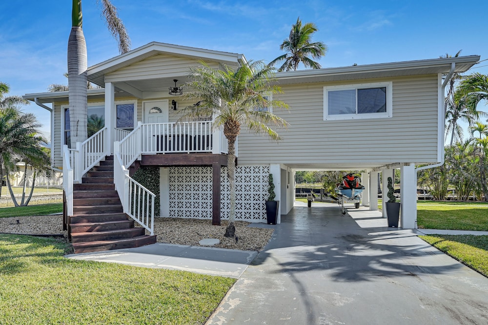1 Mi to Bonita Beach Park: Chic Canal-front Home!