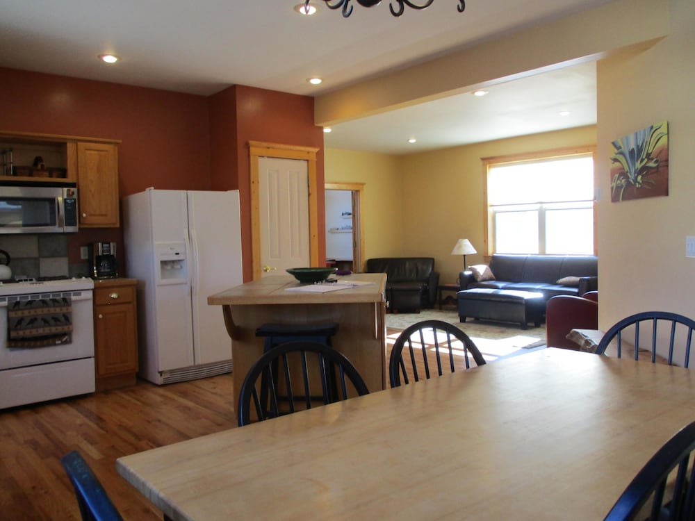 Mountain Modern 4 Bedroom Holiday Home By Pinon Vacation Rentals