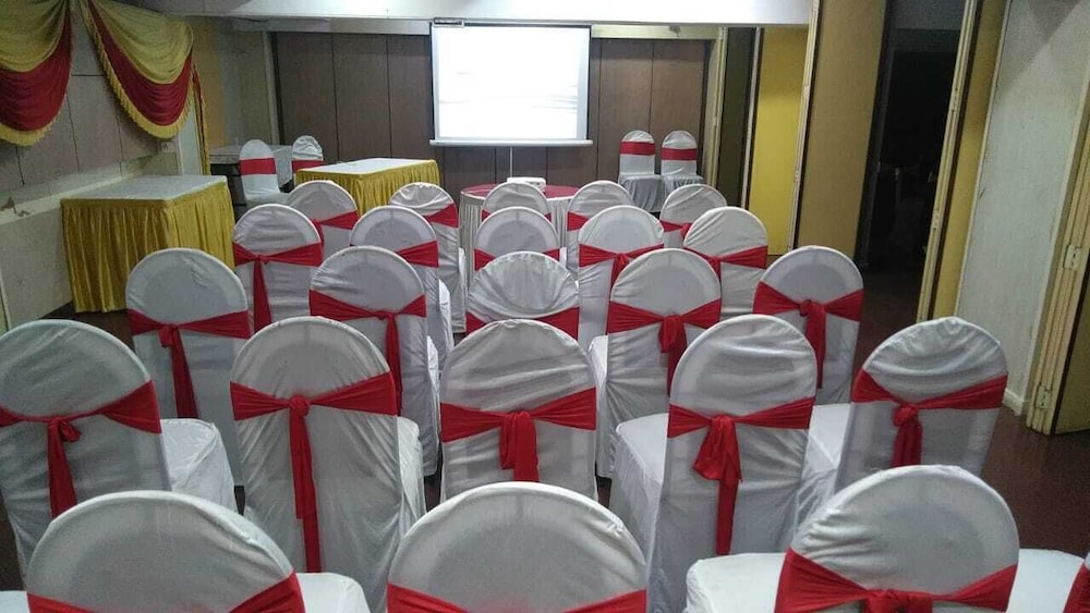 Host Inn International Hotel