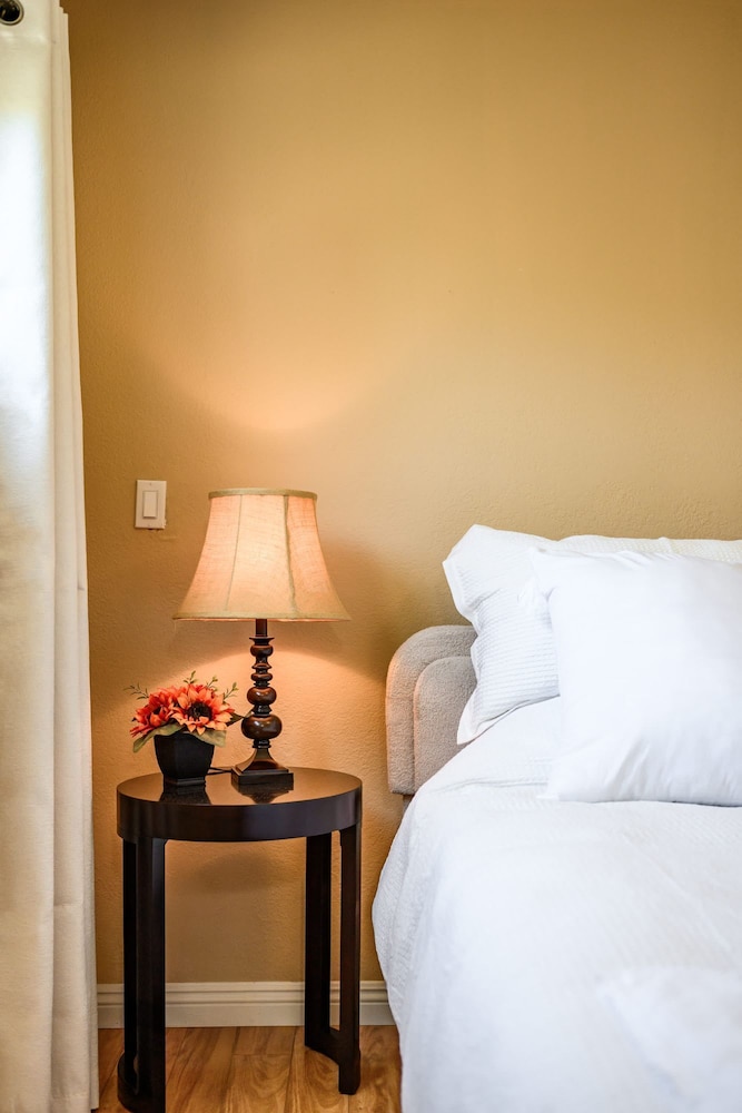 Cozy Getaway Bright Clean Fully Equipped