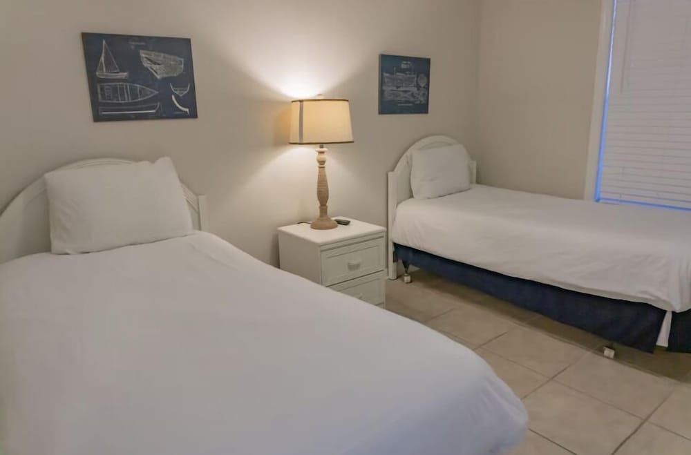 Beachside Villas 823