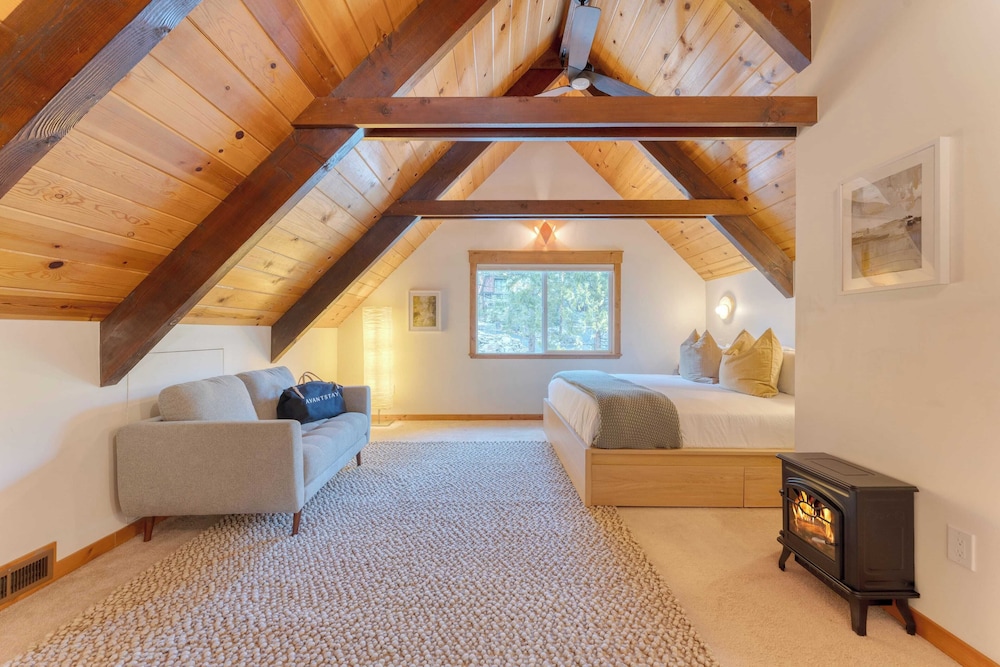 Cozy Modern Cabin w/ Sauna & Fireplace 5 Mins to Lake Peaceful Tahoe Retreat by Avantstay