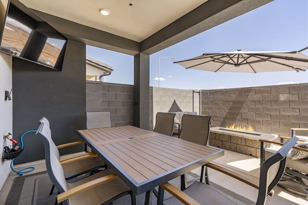 Red Rock Trails 4 Bedroom Townhouse