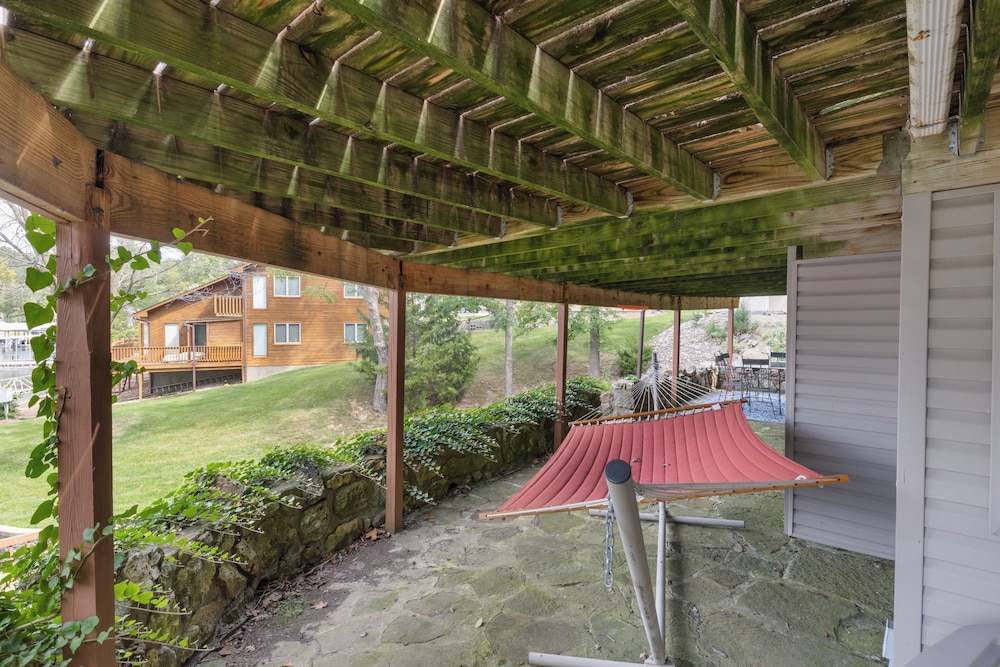 Lakefront Oasis With Skylights & Covered Boat Slip For Extra Adventure