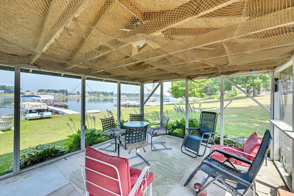 Dock & Kayaks: Lake-view Home, 29 Mi to Notre Dame