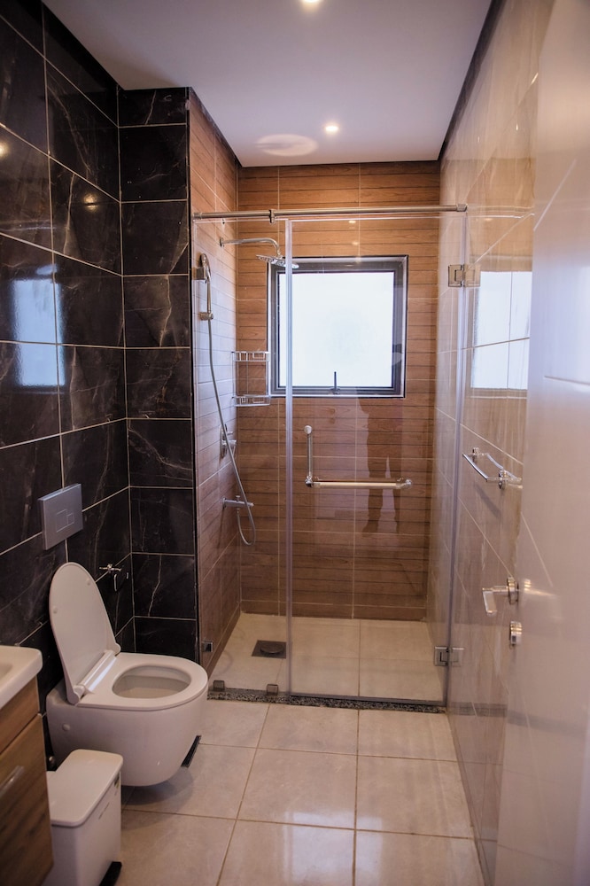 Grand Premiere 2 Bed by YourHost