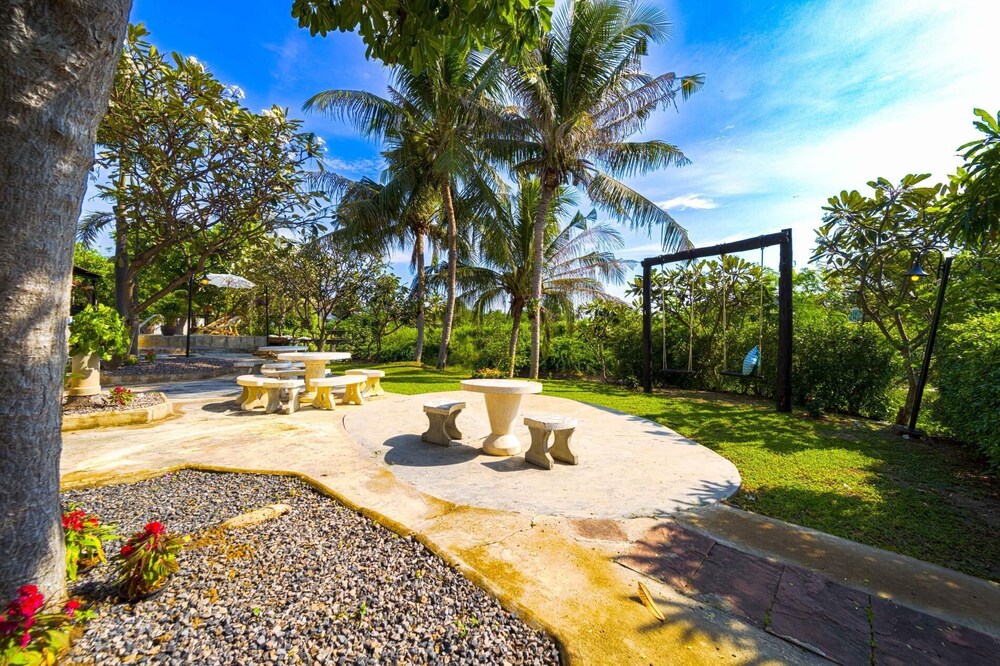 Fantastic 7 Bungalow Private Resort BR7