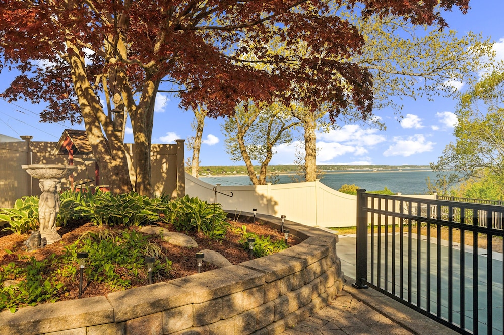 Coastal Comfort With Stunning Harbor Views 3 Bedroom Home