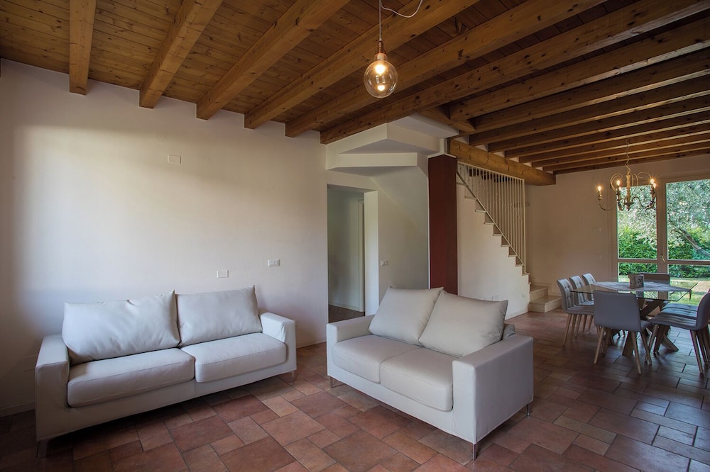 Elegant Lake Garda Villa With Garden