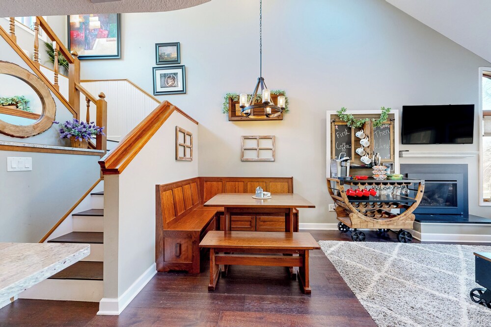 2BR Peaceful Home w/ Pool, Golf, Marina, W & D
