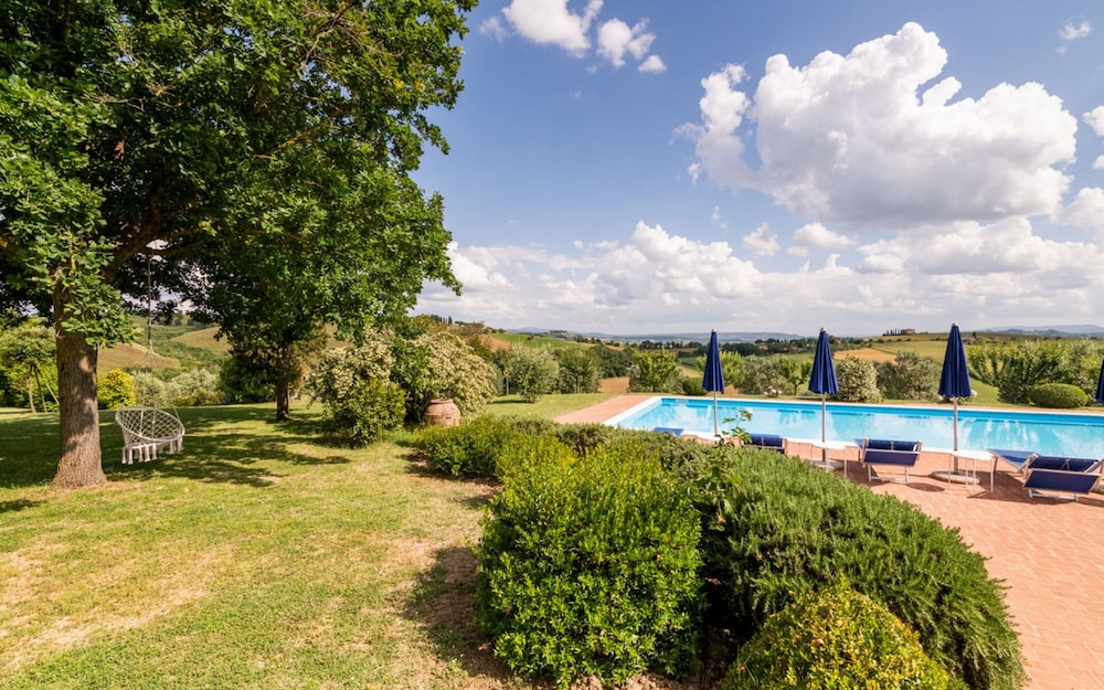 Farmhouse With Exclusive View Between Umbria and Tuscany La Godiola-albizia