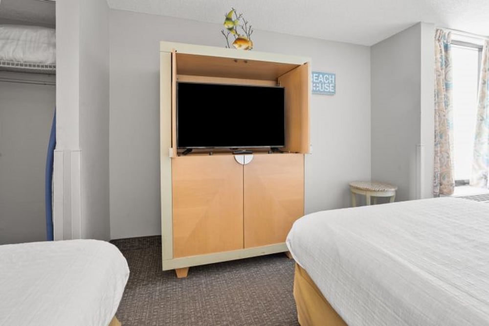 Landmark Resort by Elliott Beach Rentals