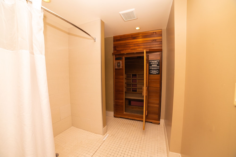 Quality Hotel - Property Image 12