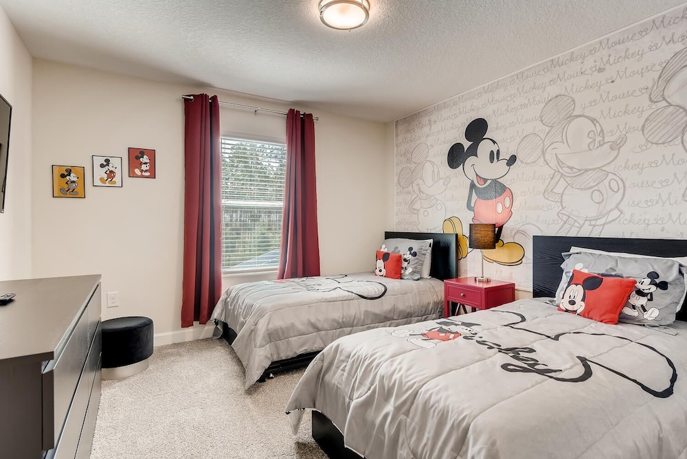 408 OC - Luxe 4BR Townhome Private Pool 11 Guests