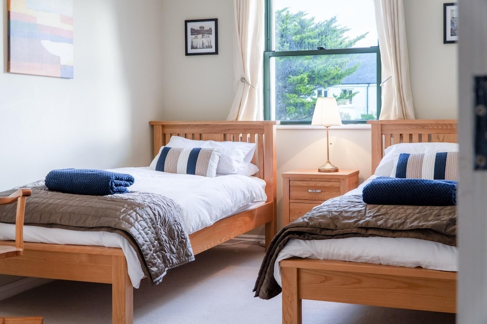 13 St Bride's Bay View - 4 Bedroom - Broad Haven