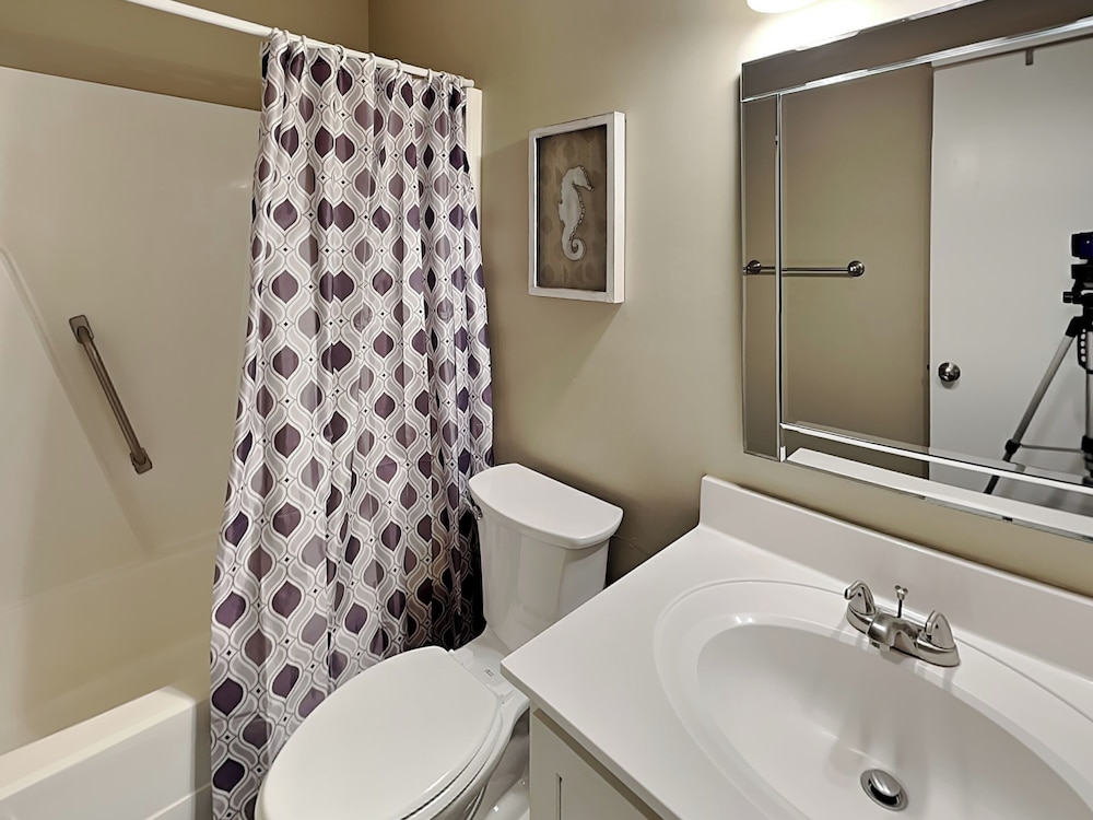 Luna Escape by Topsail Realty