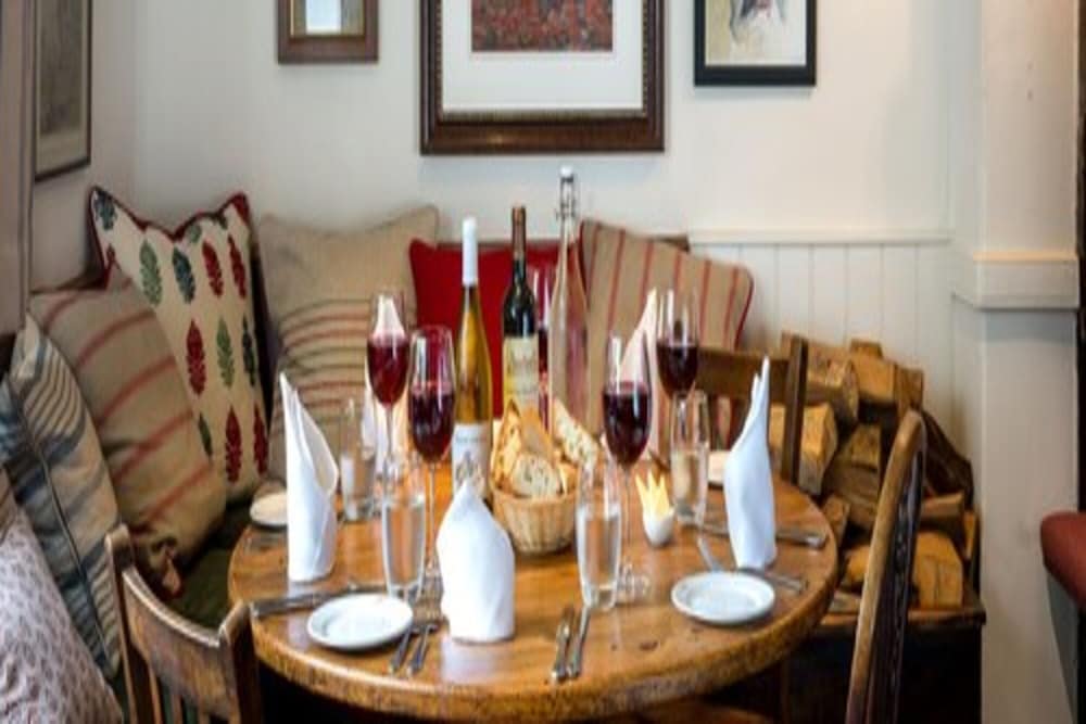 The Dorset Arms Cottages