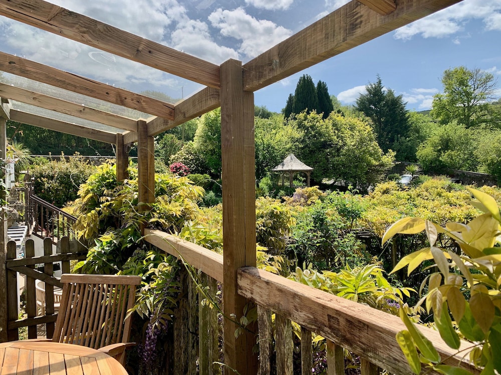 Wisteria Suite