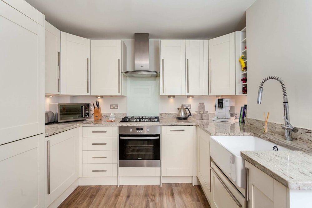 Chic 3BD Maisonette W/roof Terrace - Wandsworth!