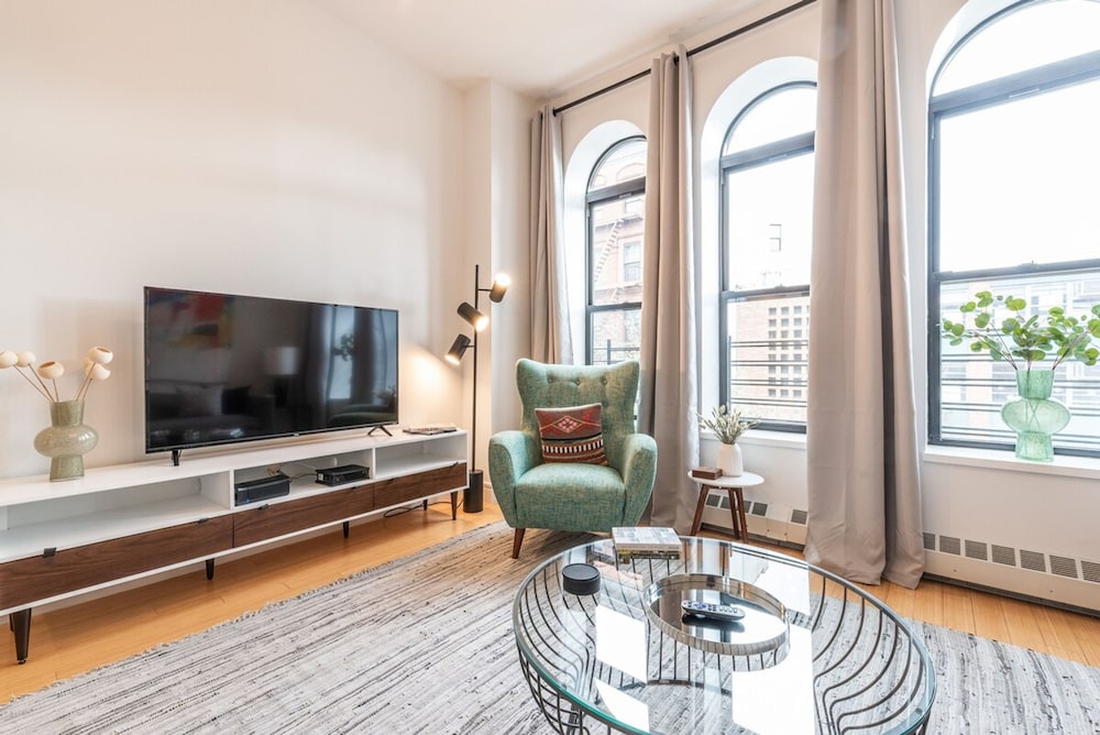Cypress Court II by Rove Travel 1BR Harlem Apt
