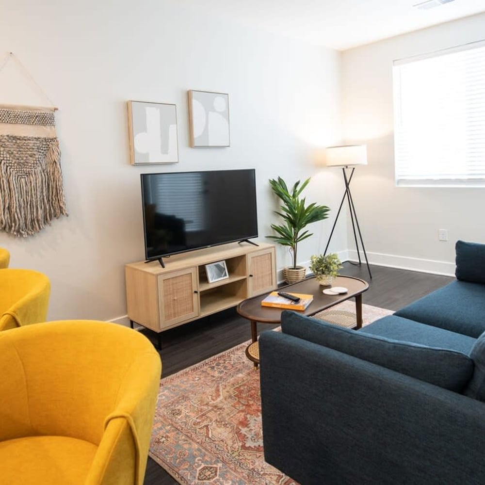 Cozysuites Luxe 1BR in Downtown Cincinnati view 3