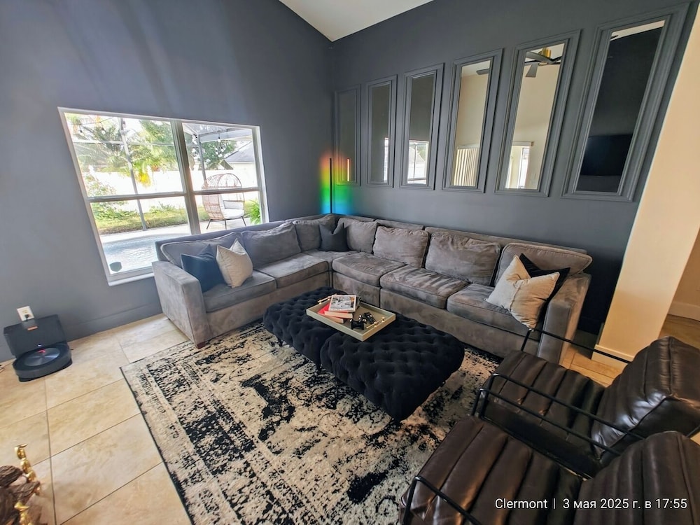 Chic 3 BR w/ Pool Near Disney Magic