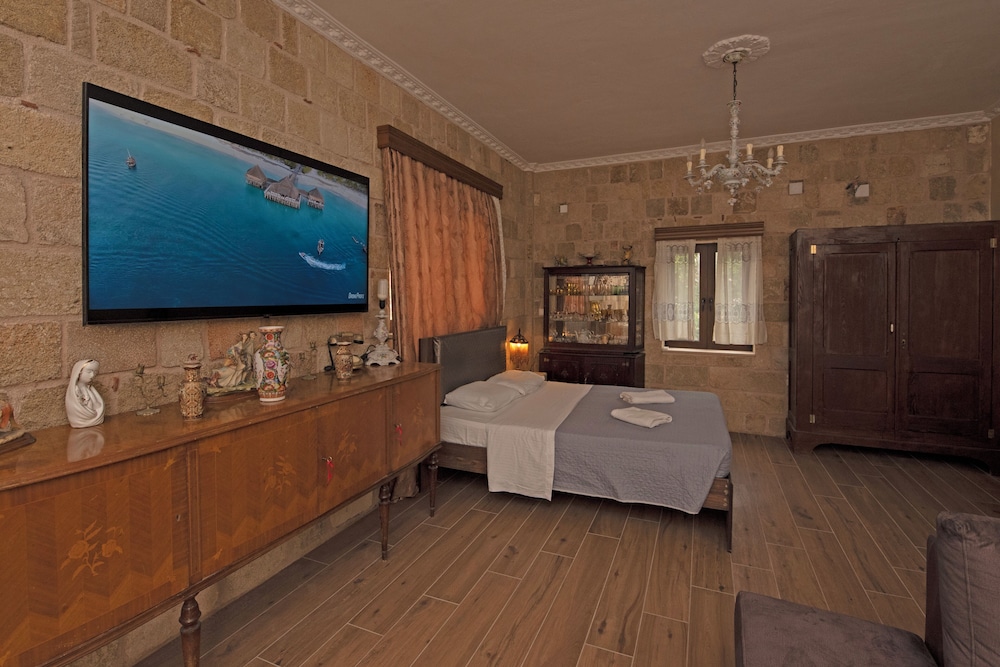 Arionos Rooms