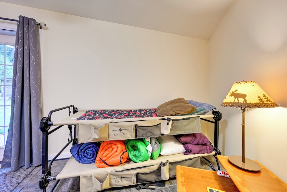 Ski, Fish & Explore: Packwood Home w/ Sauna!