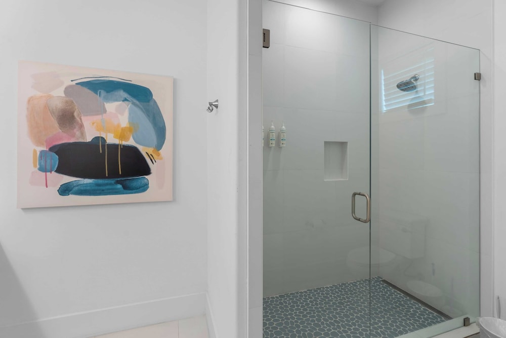 Walk to Beach + Pool, Hot Tub & Game Room 30A Ohana Grande by Avantstay