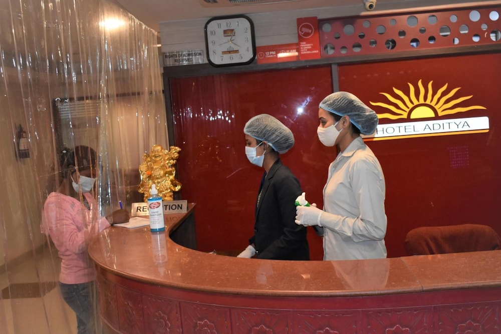 Lobby & Reception