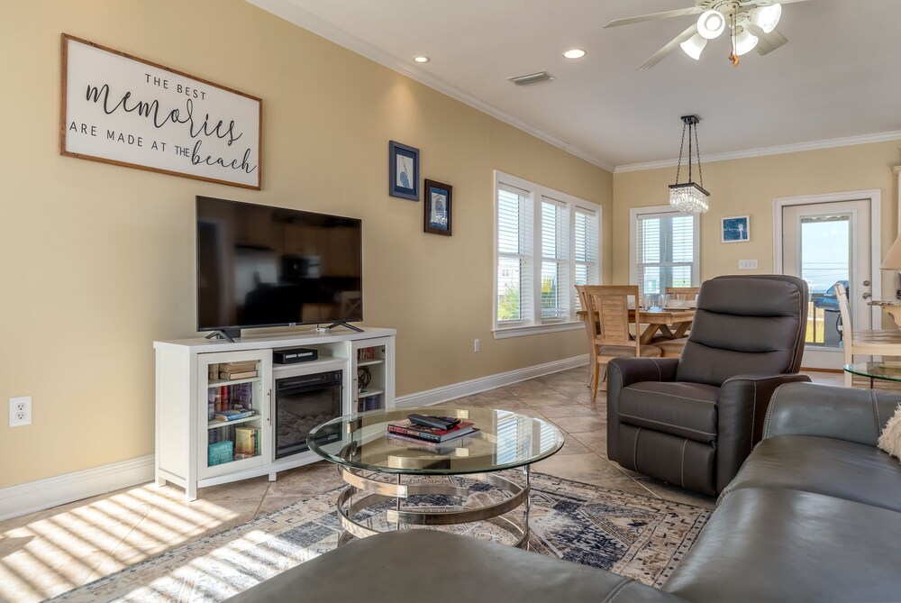 Shore Beats Work - 104 Surf Ct 4 Bedroom Home by RedAwning view 5