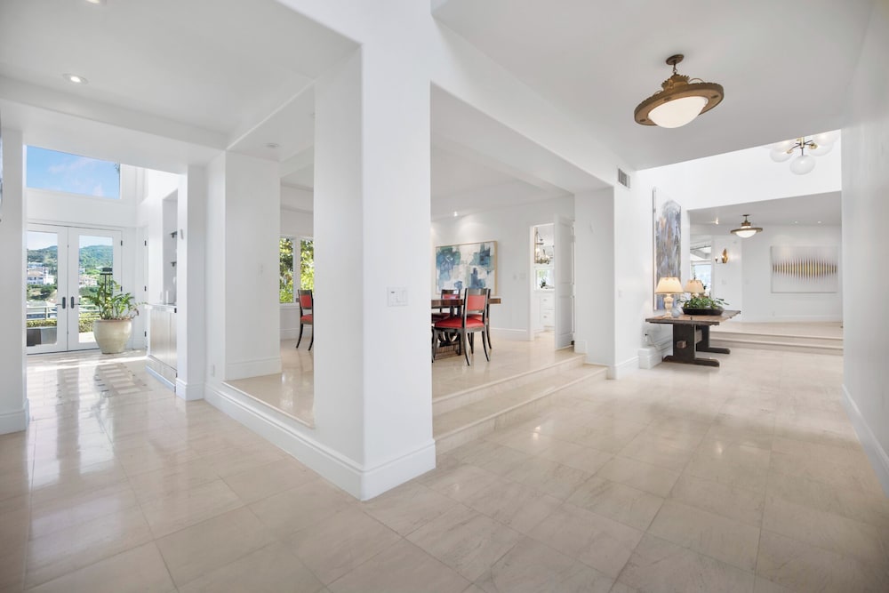 Villa Clarinda - Architect-designed Dream Estate With Theater & Outdoor Oasis