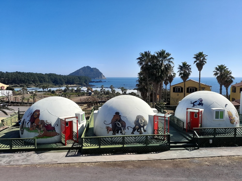 Lime Orange Vill Pension