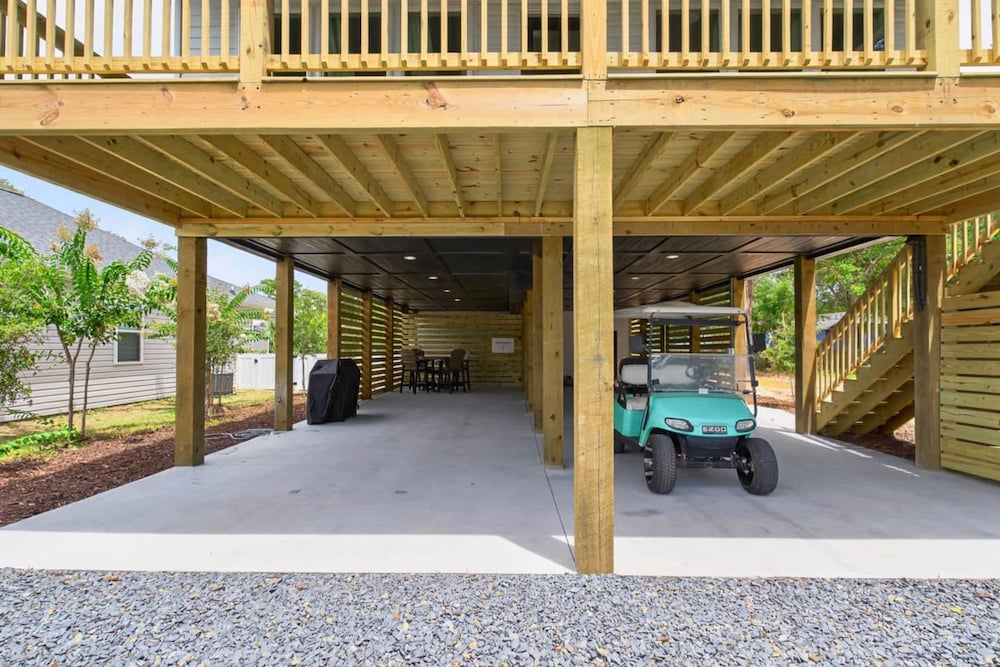 New Listing Luxury House 5 Min Walk to Beach