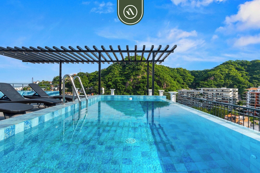 New 1 BR Condo - Rooftop Pool - Oceanview