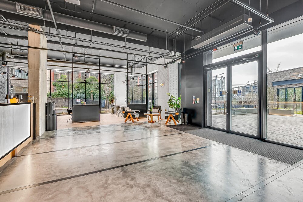 Refined 3-bedroom Condo